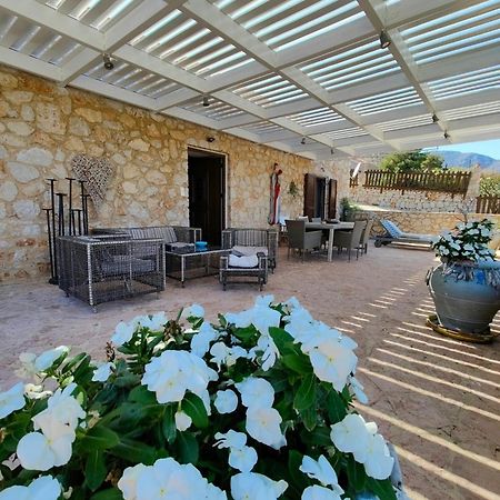 Belvedere Private Luxury Beach Villa Chalki Town Екстер'єр фото
